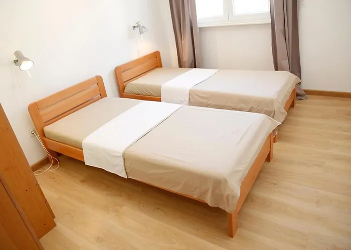 アパート Taradzic