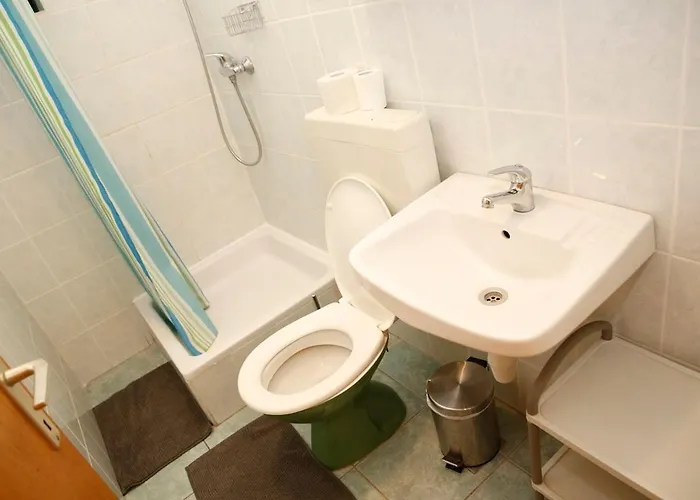 アパート Taradzic