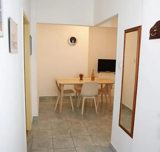 アパート Taradzic