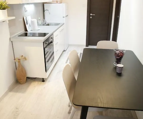 アパート Taradzic