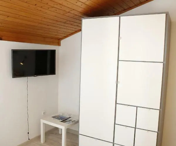 アパート Taradzic